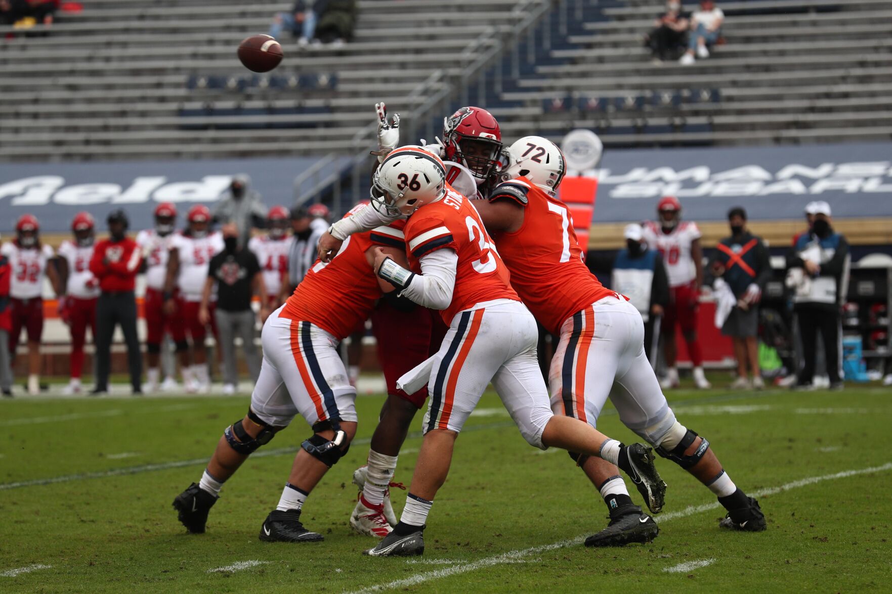 101720-wsj-spt-wakefootball-ROA0034360144.JPG